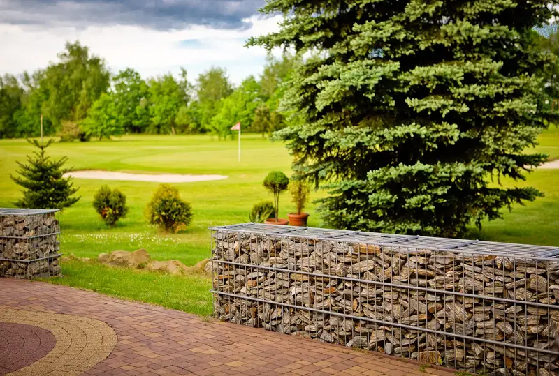 Gabion jako murek w ogrodzie